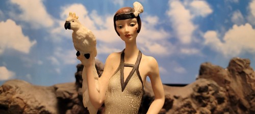 Sehr seltene 13" Armani Art Deco Dame mit Papagei "My Fair Lay" Statue NEUWERTIG!! - Bild 11 von 17