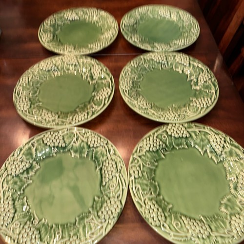 Bordallo Pinheiro Majolica Green Grapes Cluster Plates Portugal 9.25” *read* - Picture 2 of 10