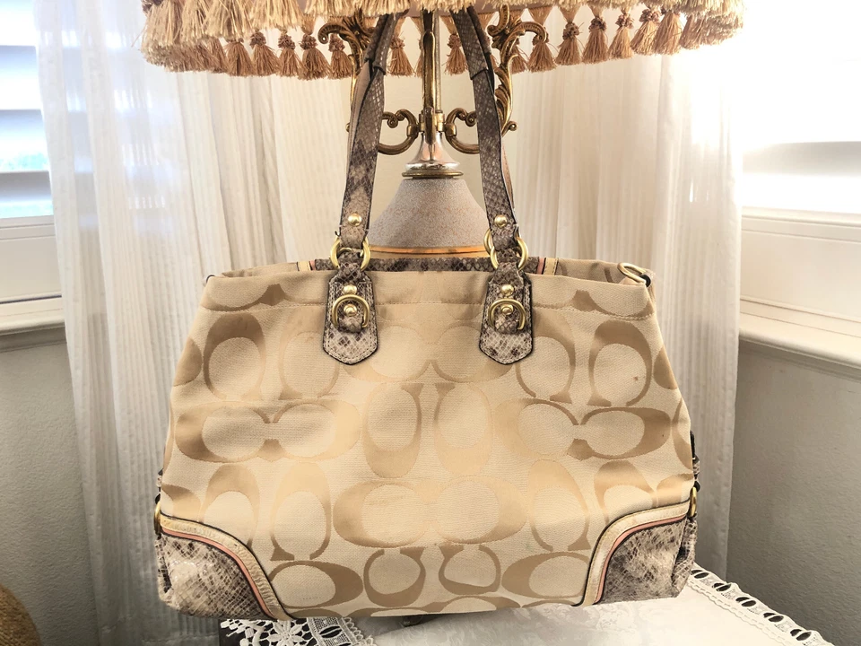 Bolso de mano Coach Ashley Tote Spectator de piel de serpiente exclusivo de lona - F24889 Foto 2 de 4