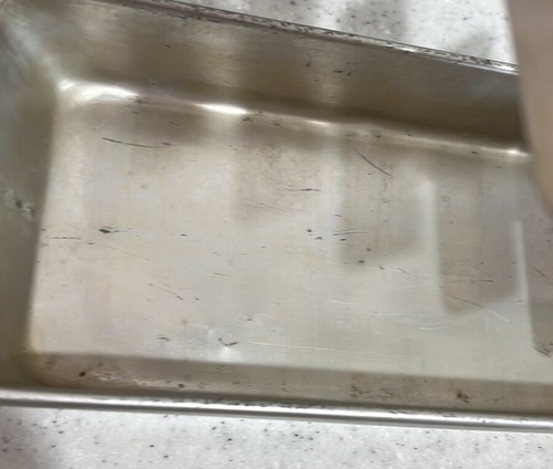 2 vassoi vintage per cubetti di ghiaccio frigorifero PHILCO ~ metallo ~ alluminio ~ maniglia di sollevamento con cerniera ~ MCM - Foto 3 di 6