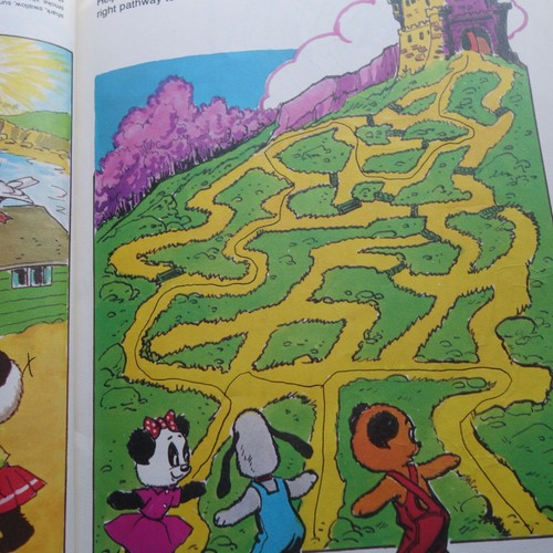 Sootys Rainy Day Book 1984 Harry Corbett Vintage Sooty Tv Show Book - Picture 9 of 12