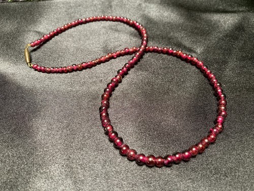 Vintage Natural Garnet Stone Graduating Bead 18" Choker Necklace - Picture 2 of 9