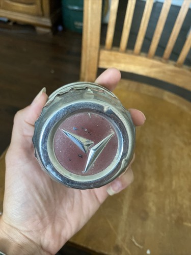 1973-80 Toyota Hilux pickup T100 hubcap centercap vintage - Picture 6 of 9
