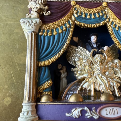 Diorama decorativo musicale a tema Fantasma dell'Opera 2001 con oro e viola - Foto 4 di 8