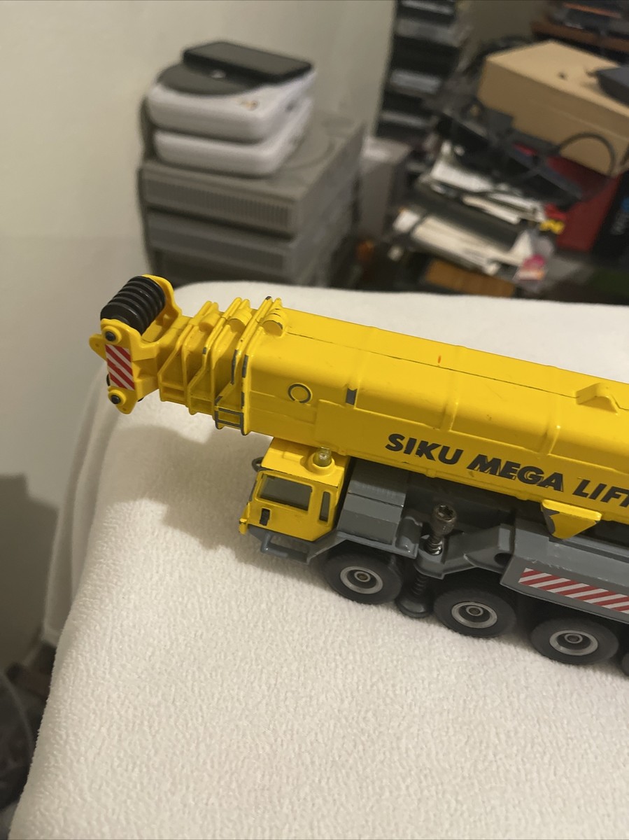 SIKU MEGA LIFTER HEAVY CRANE Diecast 1/55 Scale Model