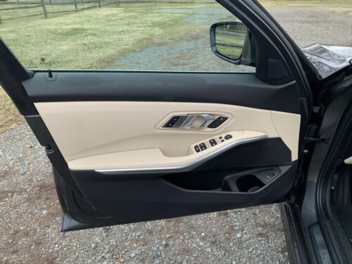 2019 BMW 3-Series - Picture 12 of 38