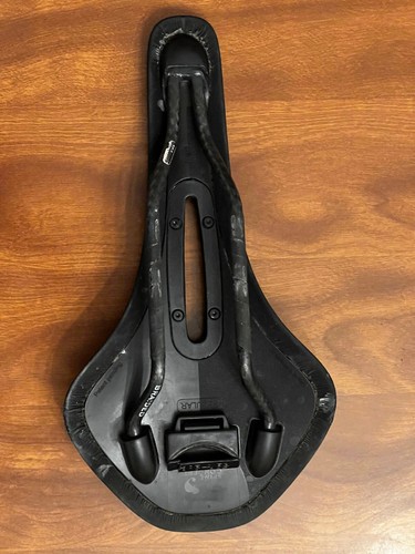 USED Fizik Antares R1 Open road bike saddle 7x10 carbon rails Regular - Picture 7 of 7