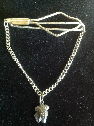 Vintage tie bar with dangling Indian Head silver tone - Picture 1 of 4