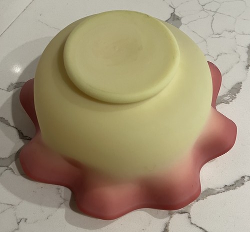 Fenton Burmese Satin Rüschen Schüssel - Uran - 8,5” x 4” - Bild 6 von 6