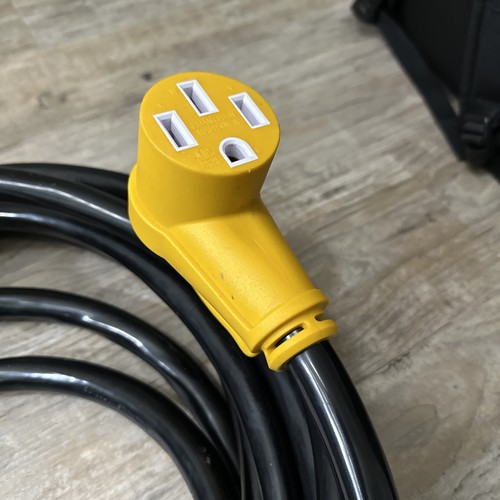 Cable de extensión Intertek Power Grip 30 pies 50 amperios cámper/RV 5018440 - Imagen 4 de 9