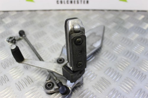 Suzuki GSF 1200 S Bandit Fußrastenaufhänger Montage vorne links 1997 bis 2000 B159 - Bild 2 von 8