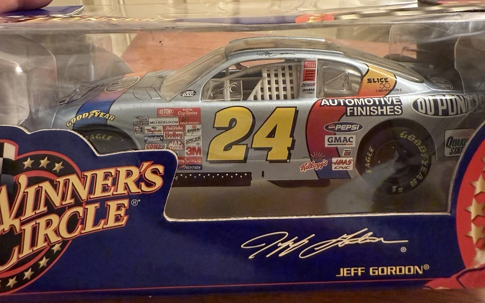 2000 Winners Circle JEFF GORDON #24 DuPont Monte Carlo 1:24 NASCAR Car NEW - Image 4 of 4
