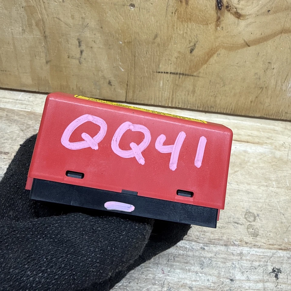 2003-2009 Mitsubishi Eclipse Galant FRONT ECU Relay MR587807 Red Fuse Foto 3 de 4