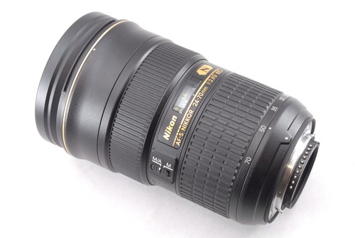 Nikon NIKKOR AF-S 24-70mm F/2.8 G ED Zoom Lens with Case - Picture 4 of 13