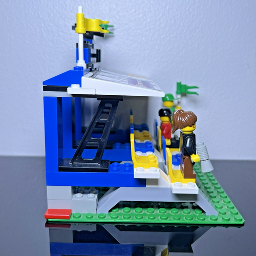 LEGO 3403: Fans' Grandstand with Scoreboard - Sports Soccer [2000] 100% Complete - Picture 6 of 9