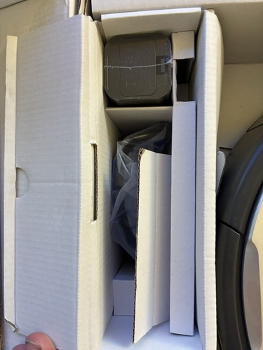 Roomba 695 WiFi Connected Robotic Vacuum iRobot R695020 NEW! - Picture 4 of 5