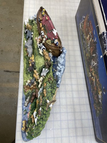 Panoramic Musical 19" Noah's Ark Bible Resin Plays Music With Box BEAUTIFUL - Picture 6 of 13