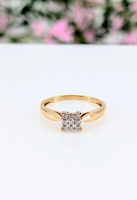 Goldring zentriert mit einem Motiv besetzt mit 9 Diamanten von ca. 0,18ct 750 Tausendstel Gold