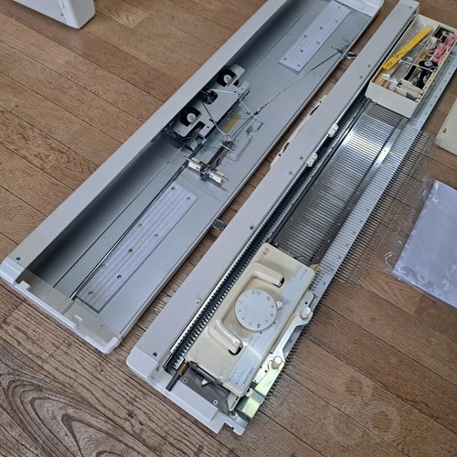 Máquina de tejer Silver Reed SK160 y KC860 6,5 mm carro electrónico restaurada - Imagen 3 de 10