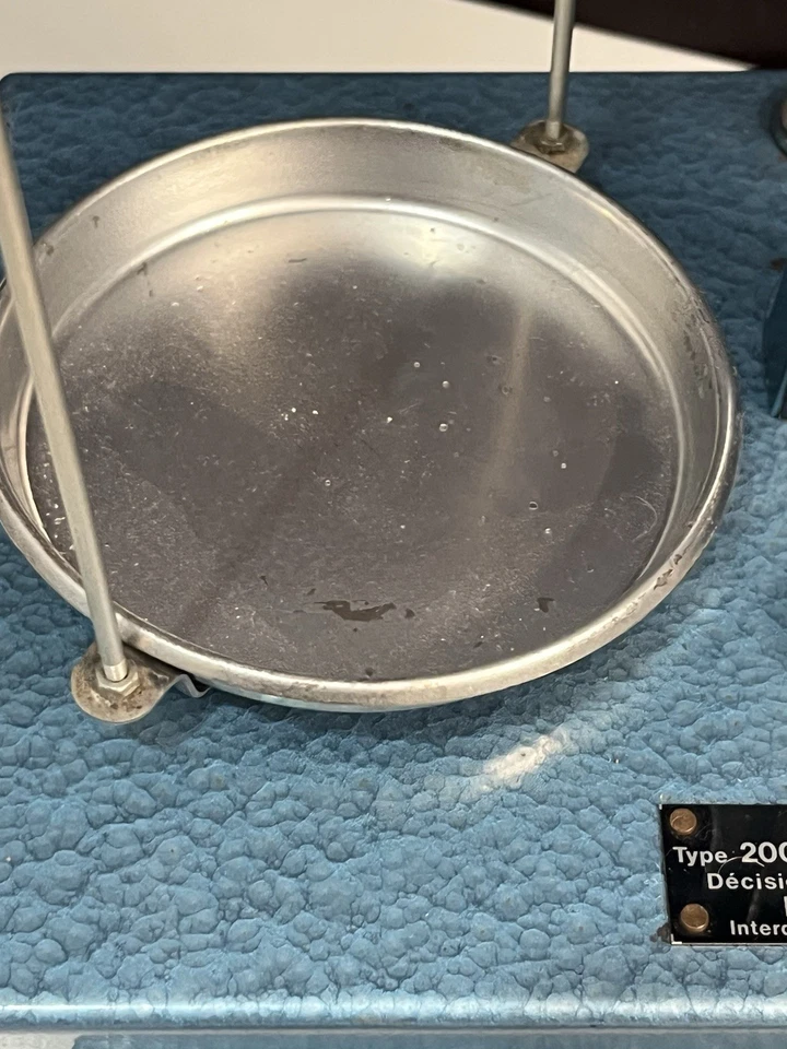 Ancienne Balance de précision à Trébuchet métal R.E.A.L.I.S. + 5 poids - Photo 3/4