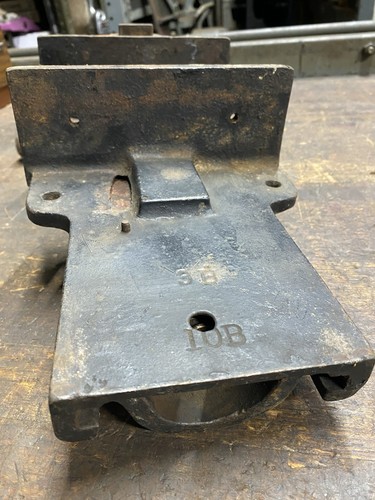 Antique Woodworkers Heavy Duty under Mount bench  Vise - Picture 8 of 13