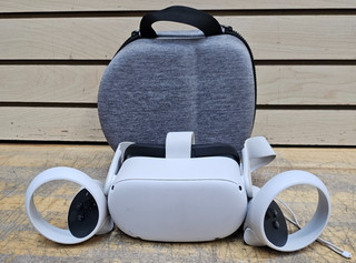 Oculus Quest 2 All in One VR Set w/ Case