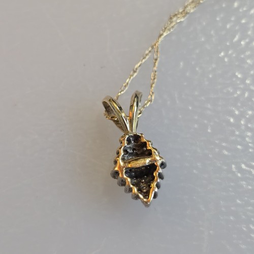 10k YELLOW GOLD CLUSTER PENDANT w 22 DIAMONDS with 19" chain 1.55g diamond - Picture 8 of 14