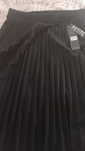 Elizabeth & Nicole Pleated Black Elastic Waist Skirt SZ P XL NWT - Picture 3 of 3