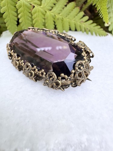 Antique amethyst glass brooch, antique purple brooch - Picture 2 of 11