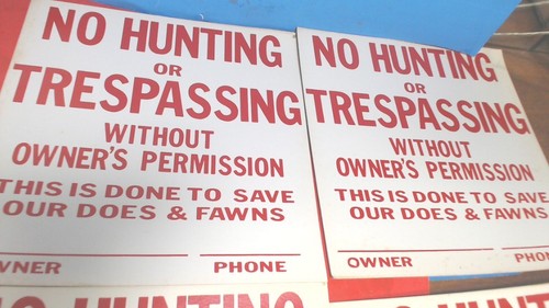 Vintage-NO HUNTING or TRESPASSING-4 -Heavy Paperboard Signs Mancave Shack Cabin - Picture 3 of 4