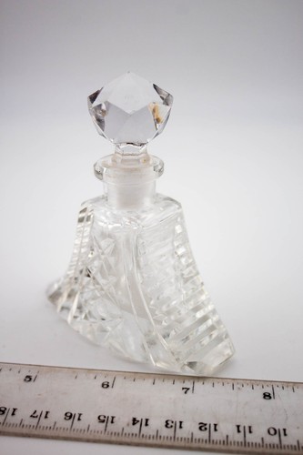 ANTIQUE ART DECO CUT CRYSTAL VANITY PERFUME BOTTLE - Picture 2 of 3