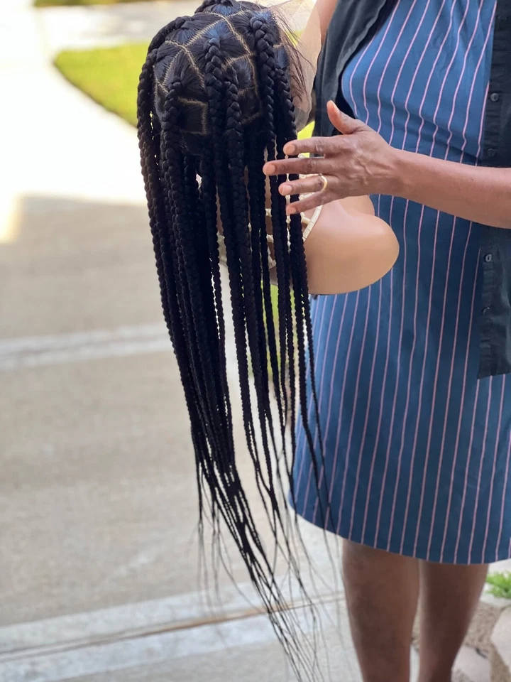 Peluca trenzada, trenzas jumbo. Longitud es 28” de largo... Listo para enviar Foto 4 de 4