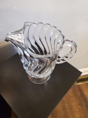 Beautiful Antique Elegant Glass Fostoria Colony Pattern PITCHER with ICE LIP - Picture 3 of 4