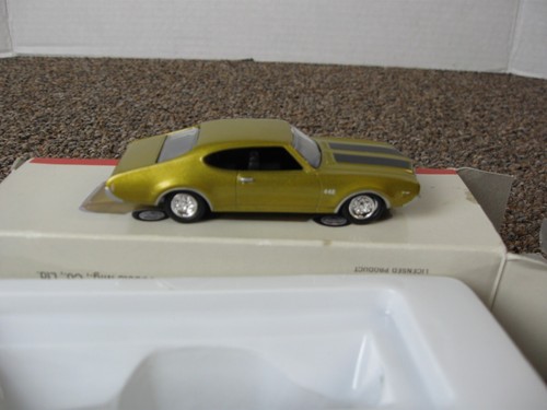 GM 2001 Diecast 1969 Oldsmobile 442 lettori digest alta velocità 1:64 auto pressofusa - Foto 6 di 6
