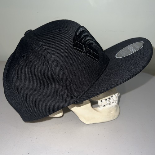 University of Hawaii UH Rainbows Warriors Zephyr Bows Snapback Cap Hat Black - Picture 5 of 6