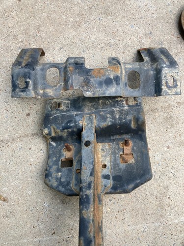 1976-1979 Ford truck hood latch with brackets - Picture 4 of 4
