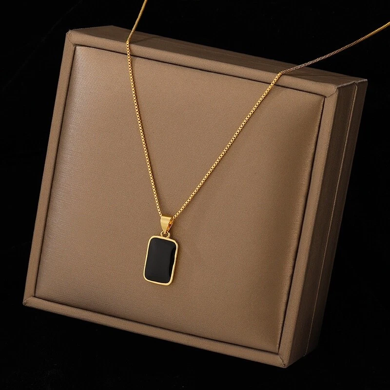 pendant necklace | Gold necklace | gold earrings | black pendant neckpiece - Image 3 of 4