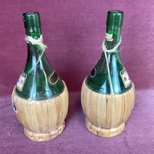 2x Vintage 1979 I.L. Ruffino Green Glass Wrapped Wine Bottles (13C) MO#8755 - Picture 4 of 6