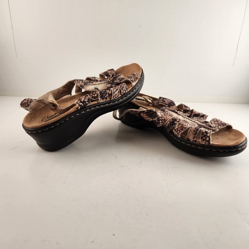 Clarks Collection Women Beige Snake Skin Print Sandals Singback Brown Size 7.5 - Picture 2 of 11