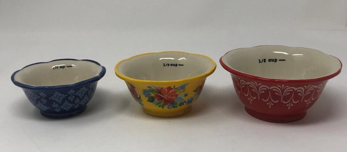 The Pioneer Woman Measuring Cups, 3 pieces, Assorted design