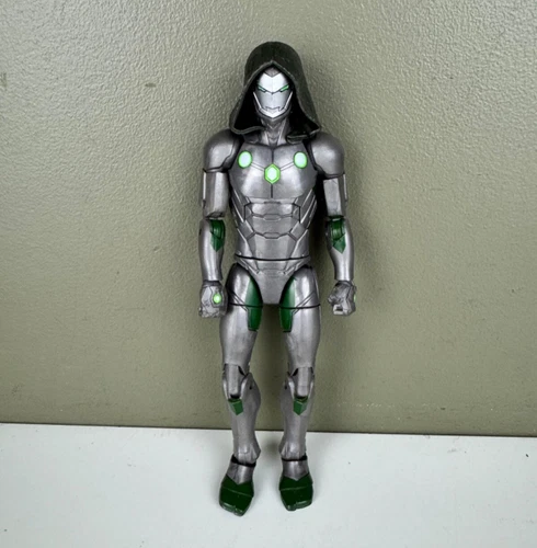 Figura incompleta exclusiva de 6 pulgadas de Iron Man Doctor Doom Walgreens de Marvel Legends
