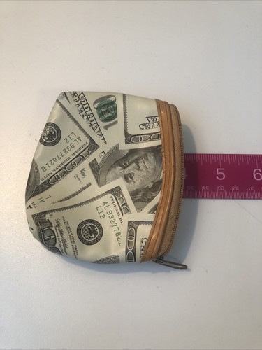Coin purse With $100 bill symbols on it - Picture 6 of 6