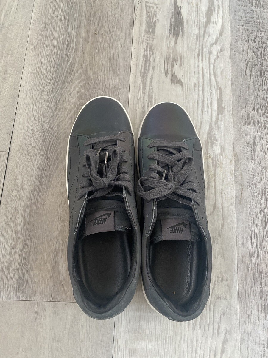 Nike tennis classic ultra premium sale