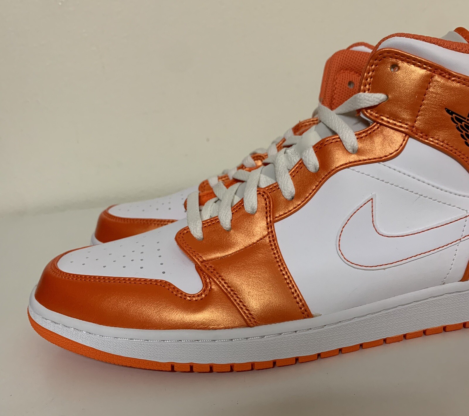 jordan 1 orange white