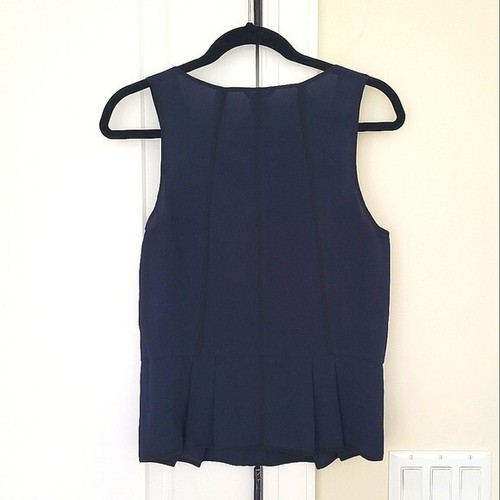 Blusa Club Monaco Azul Marino Sin Mangas Texturizada Plisada Peplum Talla 6 Nueva Sin Etiquetas Lujo - Imagen 7 de 8