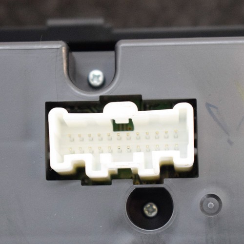 Mazda 6 Touring GH Climate Control Unit 2009 - Picture 5 of 6