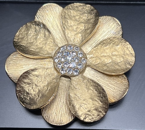 Premier Designs signierte Brosche Anhänger strukturiert goldfarben Blume mit Strass - Bild 2 von 5