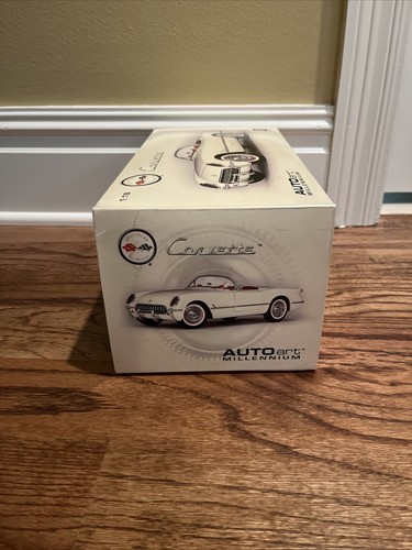 1953 CHEVROLET CORVETTE C1 (POLO WHITE)- AutoArt- 1:18 - die cast- With Box - Picture 4 of 5
