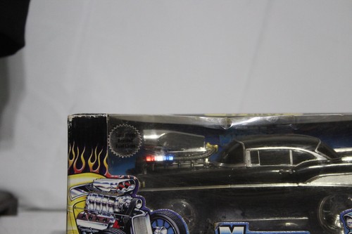 MUSCLE MACHINES 1:18 '57 Chevy Black Die Cast Real Steel Fuel Lines Boxed - Picture 3 of 16