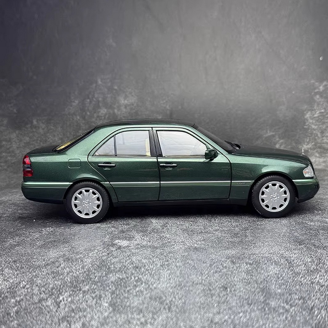 Norev 1/18 Scale Mercedes-Benz C-Class 1993 Green DieCast Car